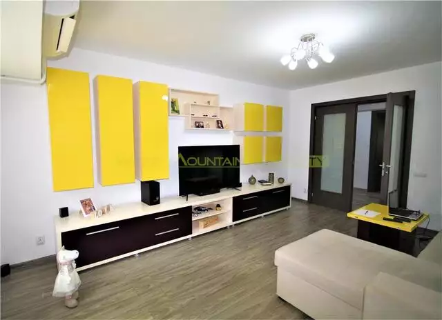 Apartament cu 4 camere de Vanzare in Bdul Unirii Fantani Renovat Comision "0"
