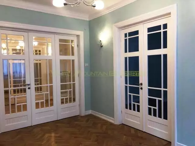 Apartament superb de 4 camere de vanzare in Universitate - Cismigiu