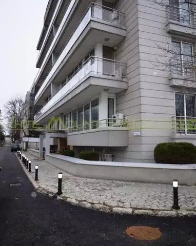 Apartament lux 5 camere de inchiriat in Primaverii