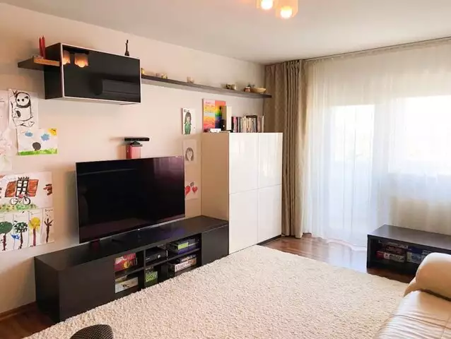 Apartament 4 camere | Decomandat | Etaj 3 | Titulescu - Piata Cipariu!