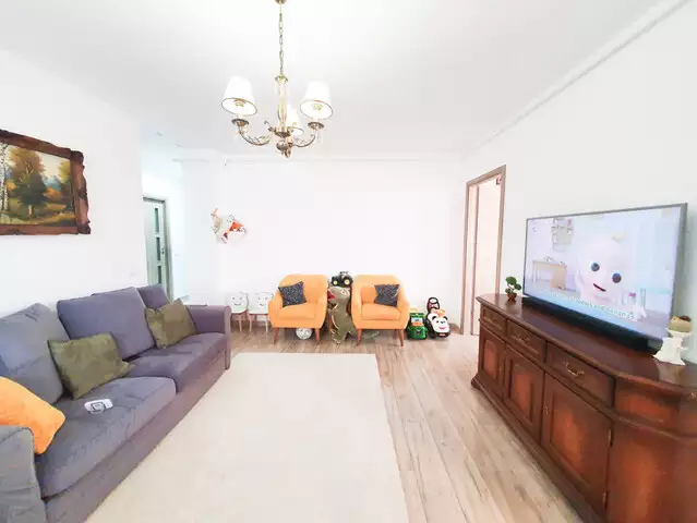 Apartament 3 camere | Bloc nou | Etaj 4/7 | Garaj | Zona Pod Ira