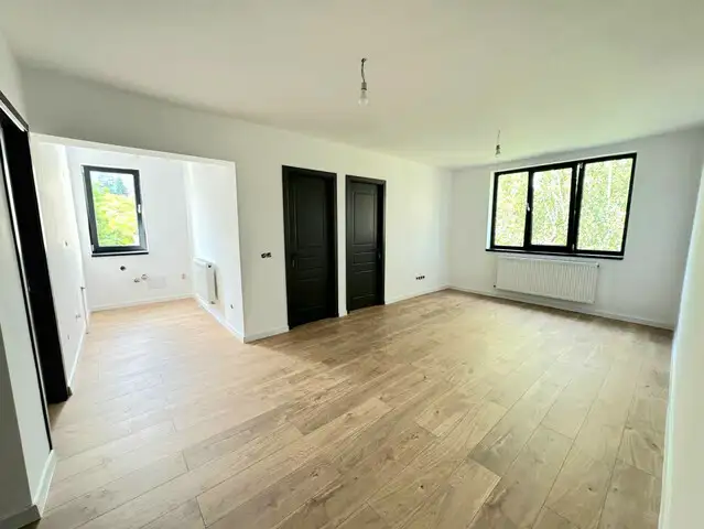 Apartament 3 camere | Finisat | Balcon | Plopilor | Sala Polivalenta!