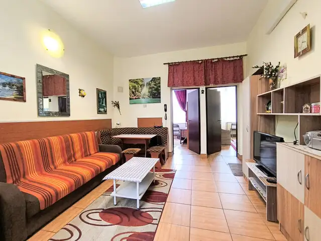 Apartament 3 camere | Imobil tip Casa | Curte | Zona str. Decebal