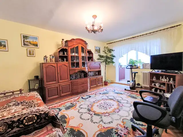 Apartament 3 camere | Decomandat | Etaj 2/4 | Zona Bucuresti - Marasti