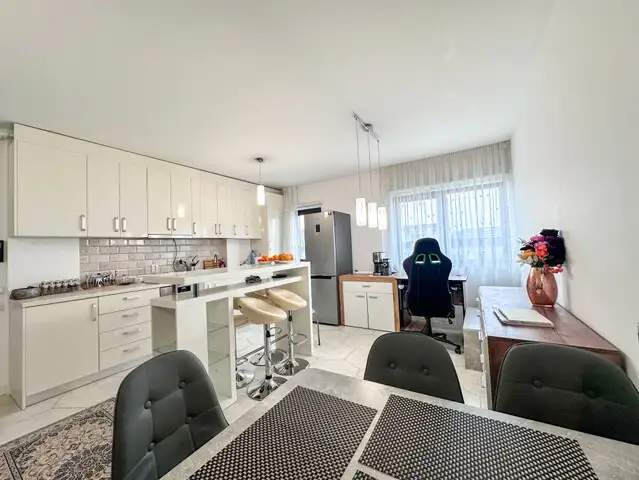 Apartament cu 3 camere | Bloc nou | Etaj 6/8 | Garaj | Intre Lacuri