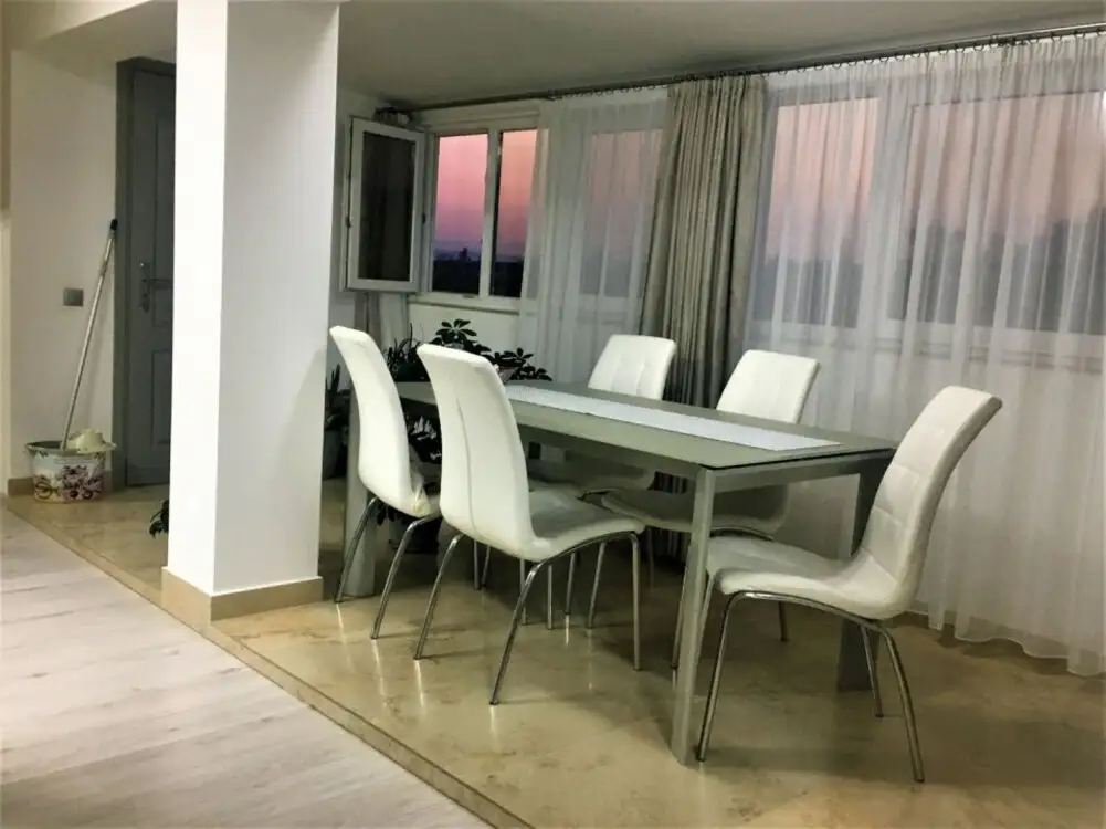 Apartament 3 camere | finisat modern | Curte | Zona Clujana!