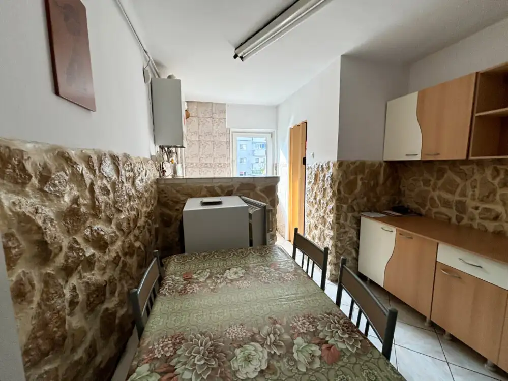 Apartament 2 camere decomandat | 50mp | Etaj 2 | Zona Portile de Fier